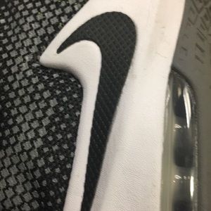 Meet your Posher, Eudez